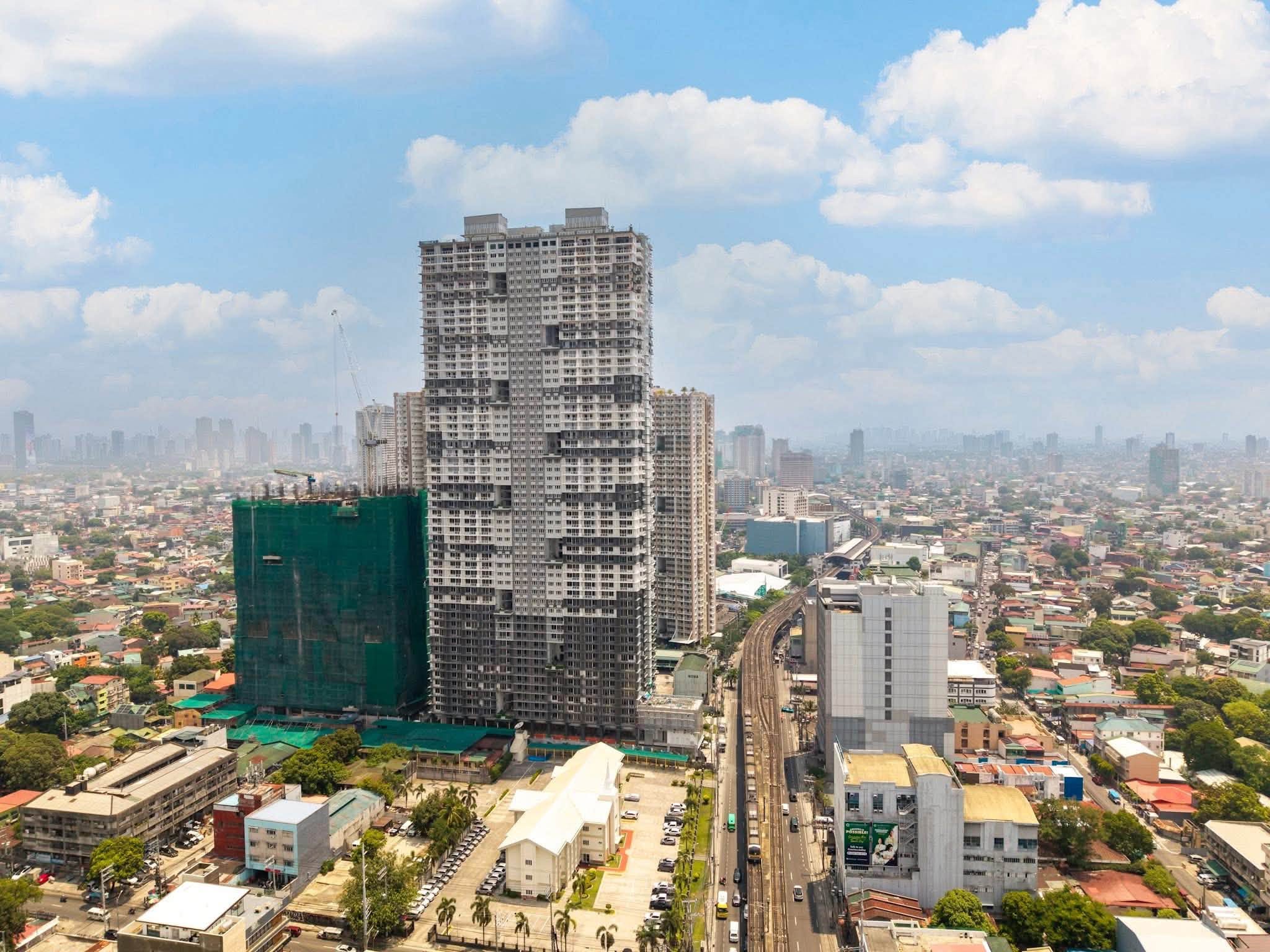 RFO condo in Aurora near Ateneo and miriam college katipunan